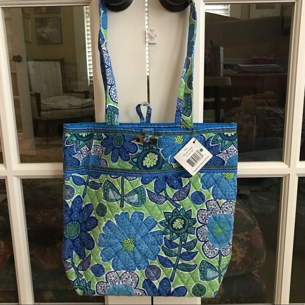 BRAND NEW Vera Bradley Tote